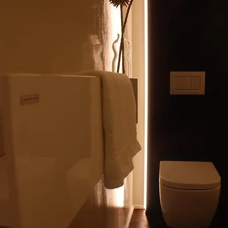 Emilia Relax * مودينا